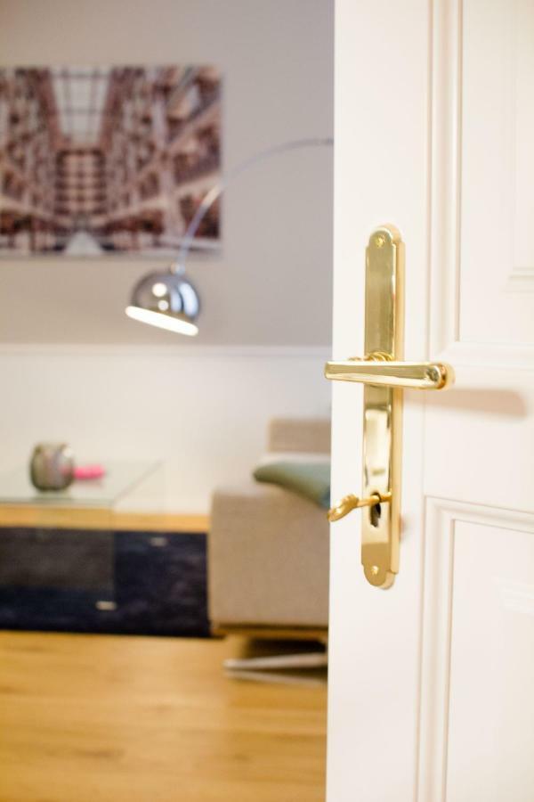 Studio Apartments Urania - Mai'S Apartments Bécs Kültér fotó