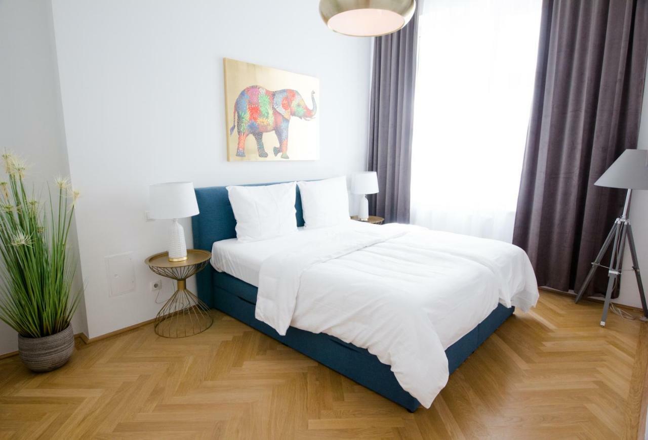 Studio Apartments Urania - Mai'S Apartments Bécs Kültér fotó