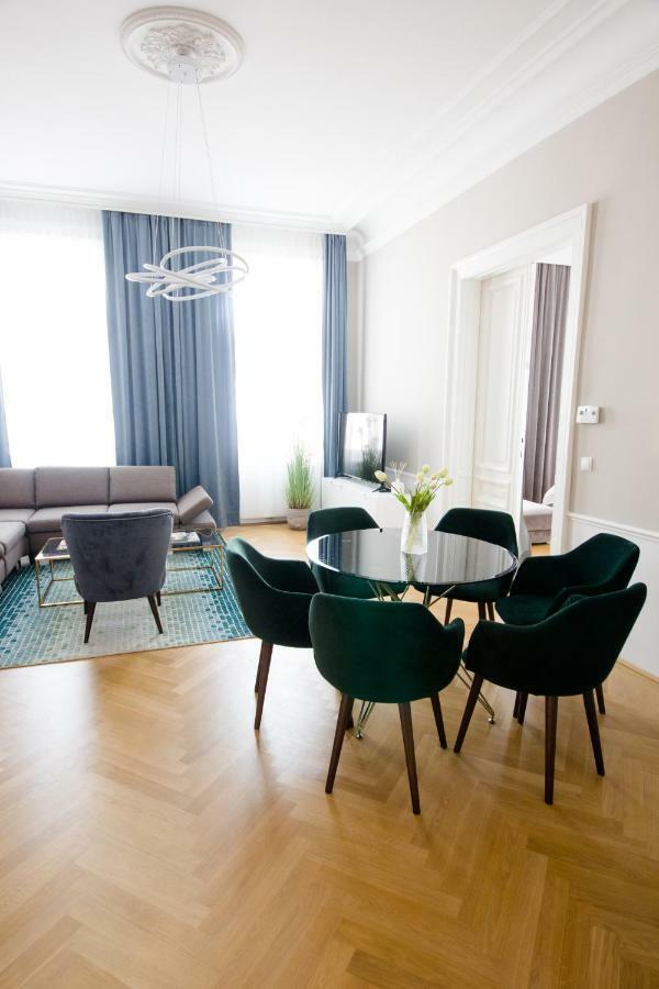 Studio Apartments Urania - Mai'S Apartments Bécs Kültér fotó