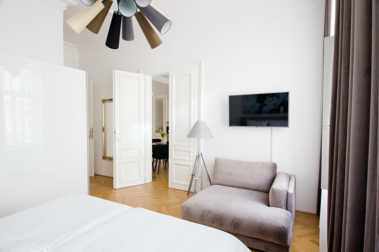 Studio Apartments Urania - Mai'S Apartments Bécs Kültér fotó