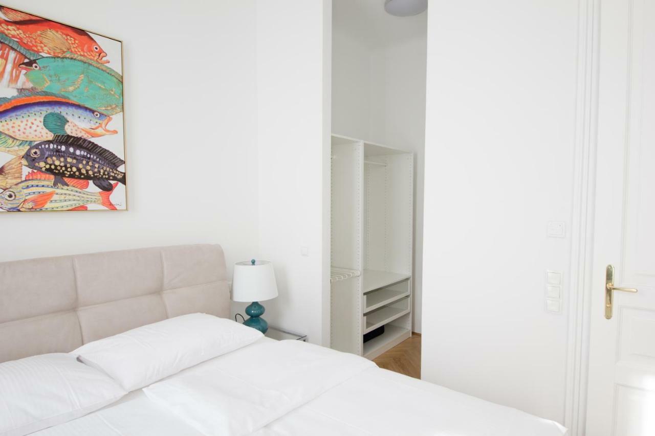 Studio Apartments Urania - Mai'S Apartments Bécs Kültér fotó