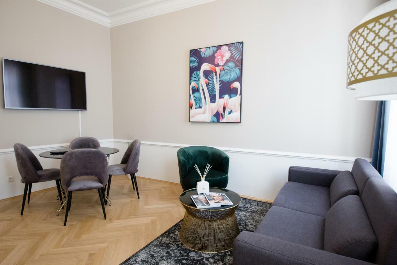Studio Apartments Urania - Mai'S Apartments Bécs Kültér fotó