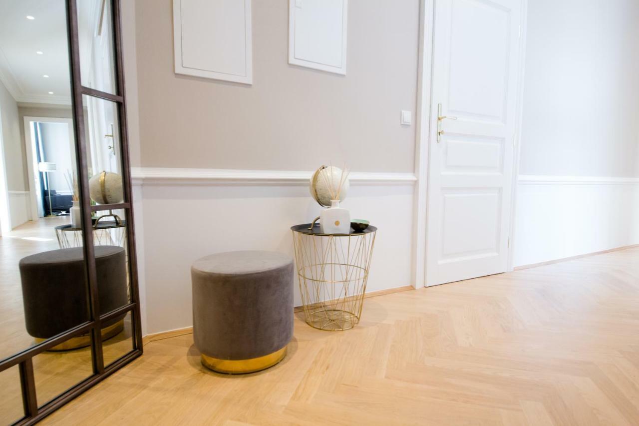 Studio Apartments Urania - Mai'S Apartments Bécs Kültér fotó