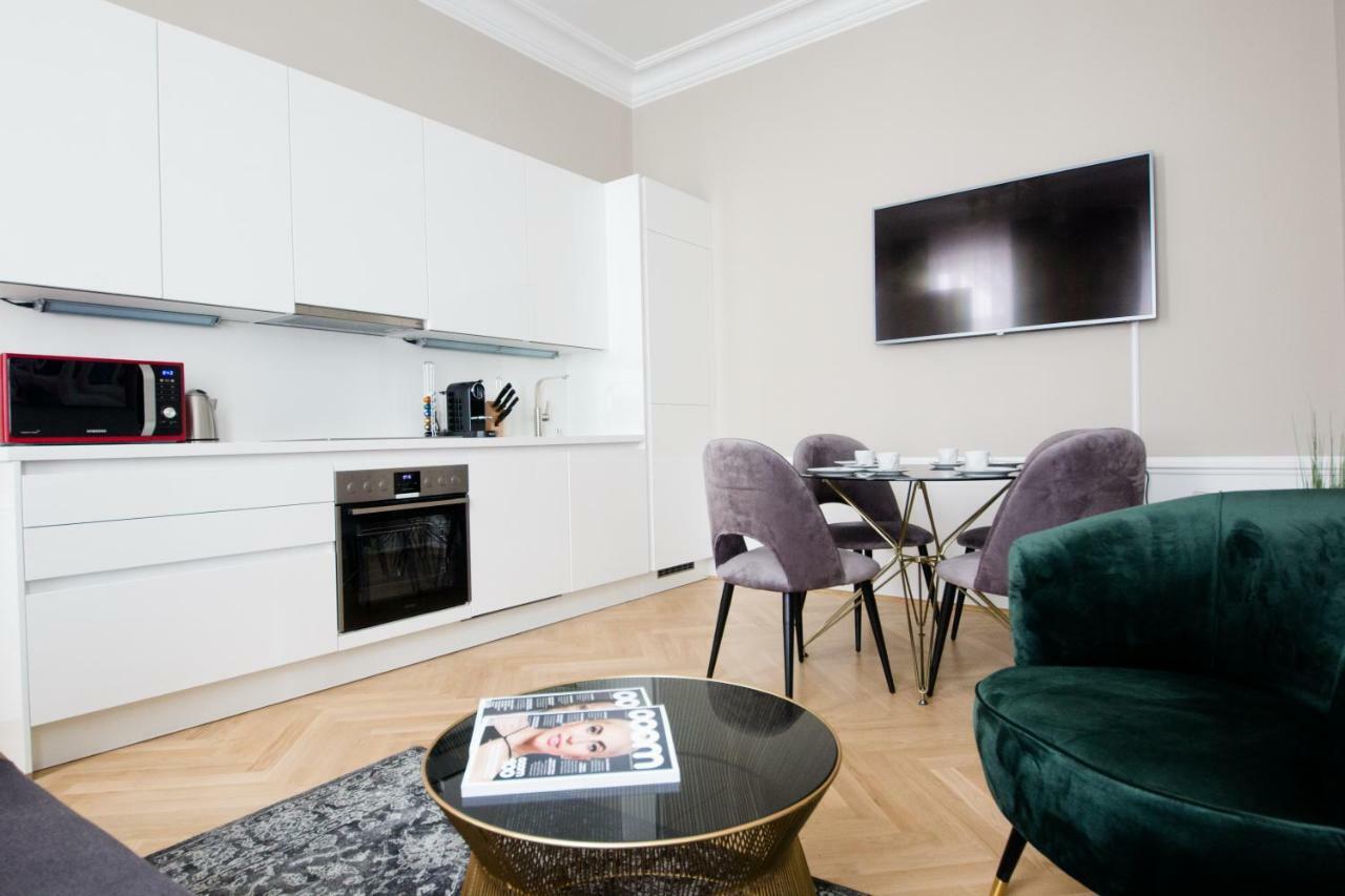 Studio Apartments Urania - Mai'S Apartments Bécs Kültér fotó