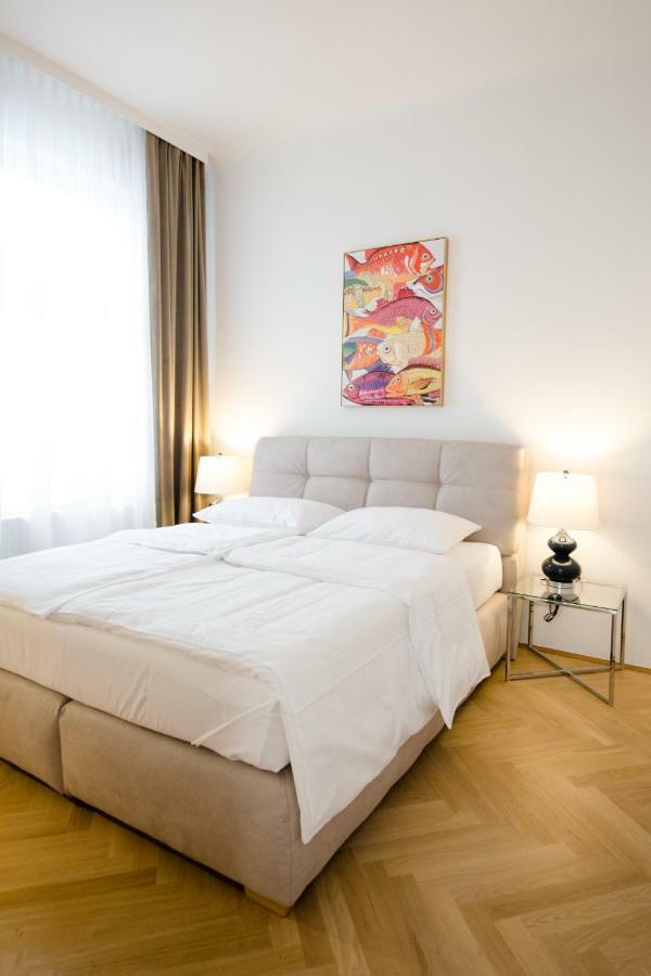 Studio Apartments Urania - Mai'S Apartments Bécs Kültér fotó